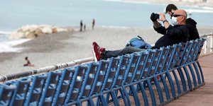 Bronzette interdite : les plages de la cote d'azur de nouveau ouvertes