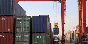 Chine: declin inattendu des exportations, faiblesse des importations