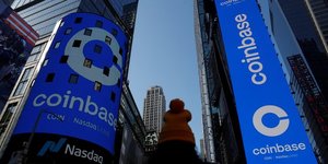 Coinbase valorisee pres de 100 milliards de dollars pour ses debuts en bourse