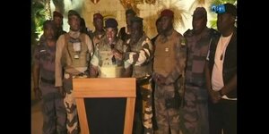 Des militaires gabonais annoncent avoir pris le pouvoir