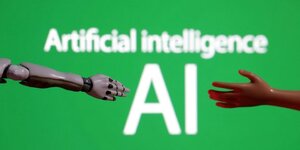 Des mots "intelligence artificielle ie" et une miniature de robot et de main de joue