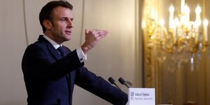 Emmanuel macron prononce son discours devant les membres de la federation francaise de la boulangerie-patisserie a l'elysee, a paris