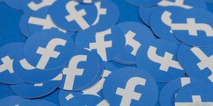 Facebook depasse les attentes malgre ses soucis