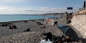 France: le gouvernement appelle a une vigilance accrue pendant les vacances