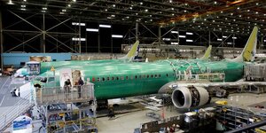 Le 737 max-9 de boeing en construction sur le site de production de la societe a renton