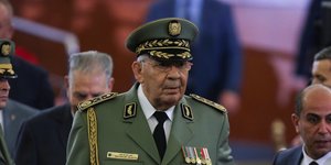 Le general gaid salah, chef de l'armee algerienne, est mort