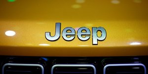 Le logo de jeep au paris auto show 2022