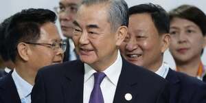 Le ministre chinois des affaires etrangeres wang yi