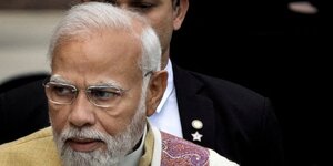 Le premier ministre indien narendra modi arrive le premier jour de la session budgetaire a new delhi