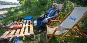 Le prsident du Liberland Vit Jedlicka pose pour une photo, au Liberland, prs de Batina, en Croatie, le 24 aot 2023. Le Liberland, galement connu sous le nom de Rpublique libre du Liberland, est une micronation non reconnue d'Europe du Sud-Est qui revendique une parcelle inhabite de terre conteste sur la rive occidentale du Danube, entre la Croatie et la Serbie.