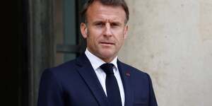 Le president francais macron rencontre la chanceliere allemande merz nouvellement elue a paris