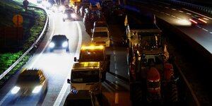 Les agriculteurs manifestent contre l'accord de libre-echange entre l'ue et le mercosur, pres de paris