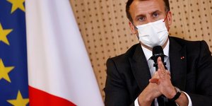 Macron appelle a tracer des "lignes rouges claires" avec la russie