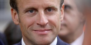 Macron motive les troupes larem pour une rentree perilleuse
