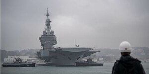 porte-avions Charles de Gaulle Arrêt technique majeur Marine nationale DGA