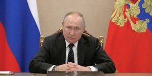 Poutine met en alerte la force de dissuasion nucleaire russe