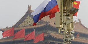Russie et chine affichent leur opposition commune a l'expansion de l'otan