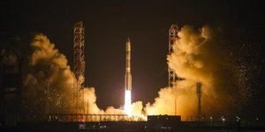 Un lanceur russe proton se serait ecrase en siberie